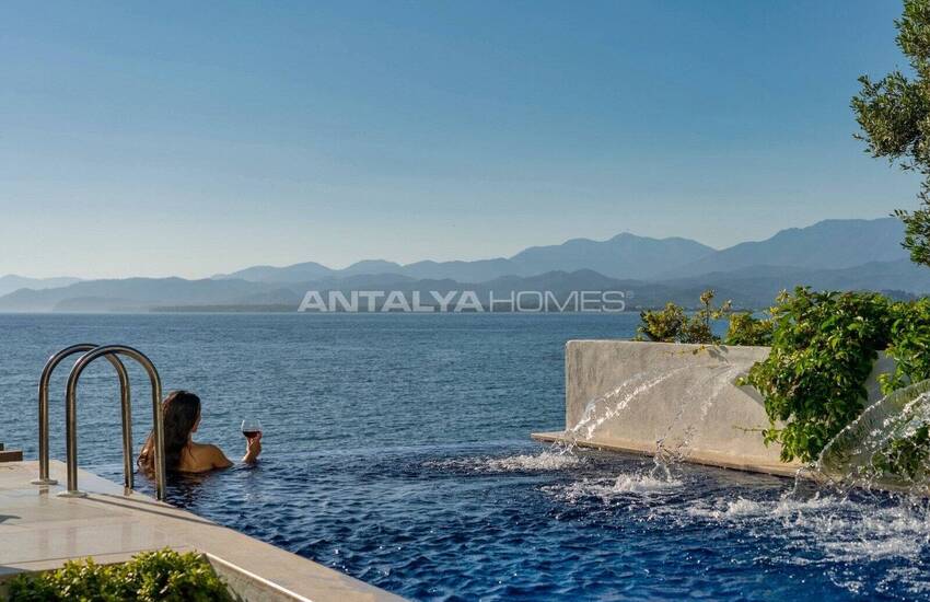 Fethiye Şövalye Adası'nda Özel İskeleli Denize Sıfır Yalı 13