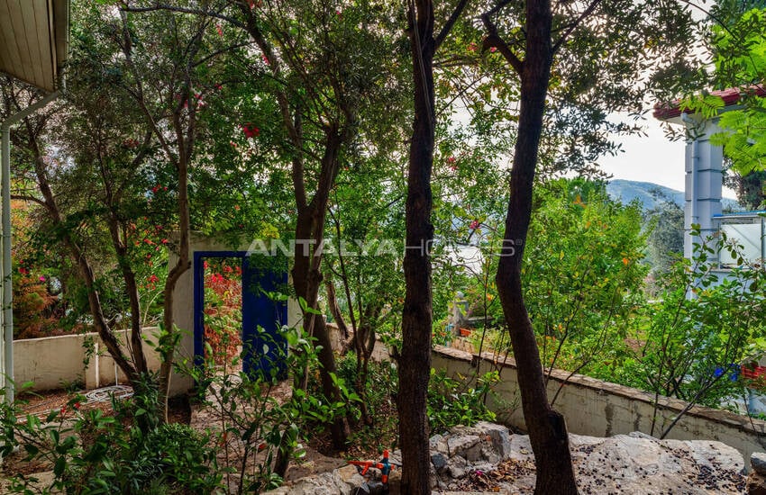 Fethiye Şövalye Adası'nda Özel İskeleli Denize Sıfır Yalı 10