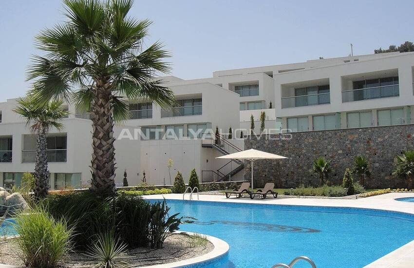 Muğla Milas’ta Havuzlu Sitede Deniz Manzaralı Dubleks Daire 1