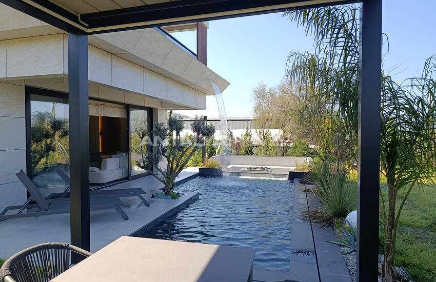 Muğla Milas'ta Özel Koy Kullanımlı Deniz Manzaralı Villalar 9