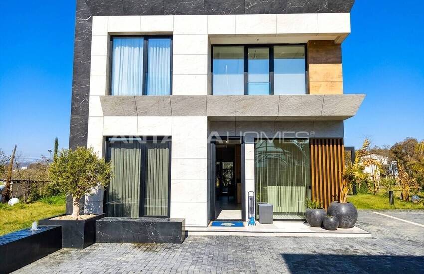 Muğla Milas'ta Özel Koy Kullanımlı Deniz Manzaralı Villalar 4