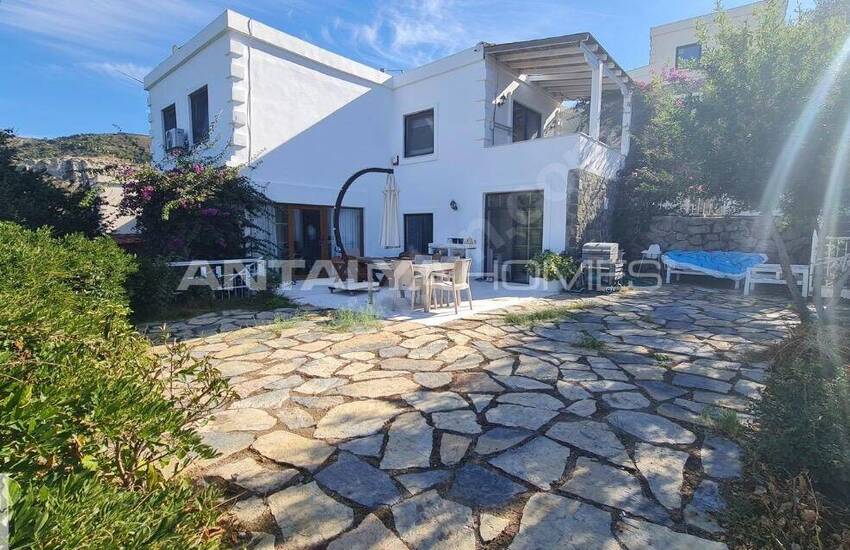 Sea-view Villa Near the Marina in Bodrum Yalıkavak 2