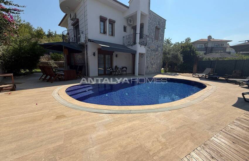 Fethiye'de Özel Havuzlu 4 Yatak Odalı Müstakil Villa 4