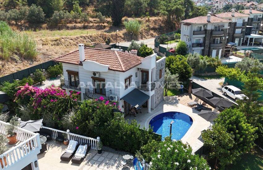 Fethiye'de Özel Havuzlu 4 Yatak Odalı Müstakil Villa 1