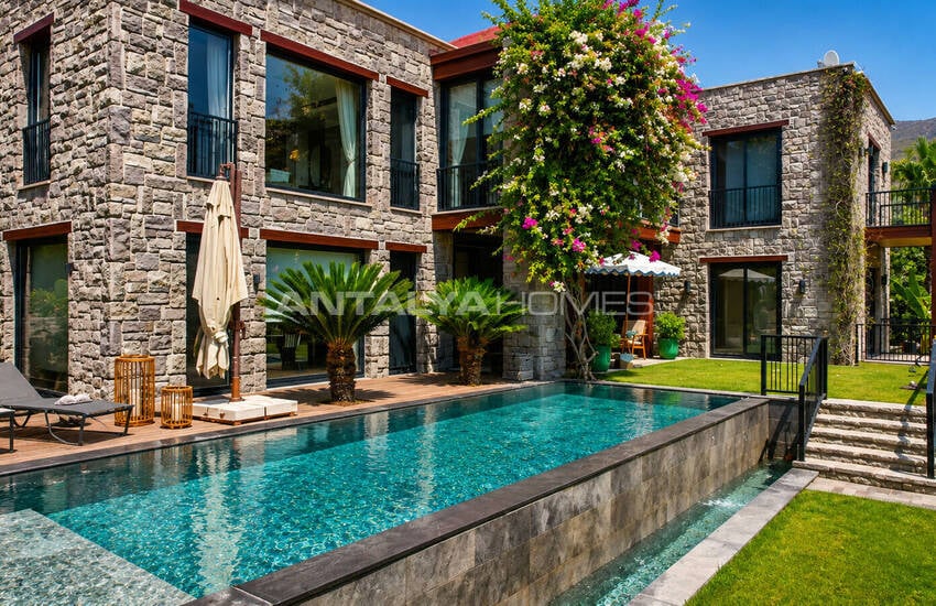 Bodrum'da Özel Havuzlu Şık Tasarımlı Malikane 5