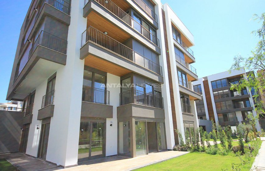 شقق حديثة للشراء في كونيالتي 10