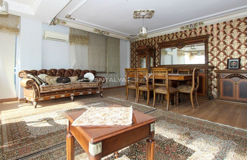 Antalya Merkez’de Deniz ve Kaleiçi Manzaralı Mobilyalı Daire 3