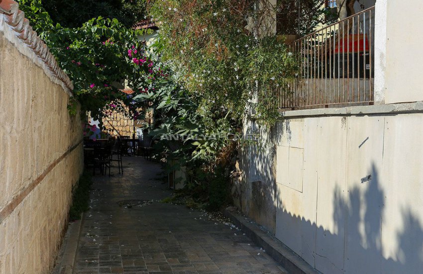 Commercial Land with All Necessary Permits in Kaleiçi 4