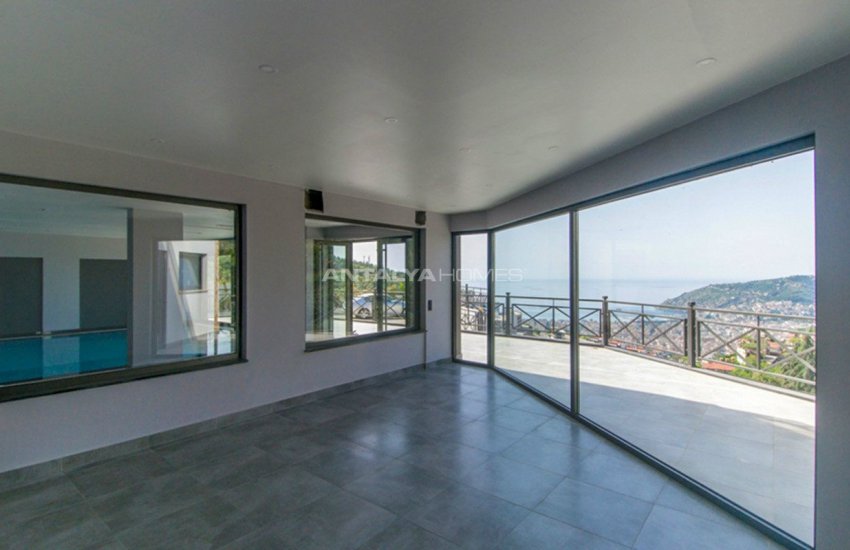 املاک لوکس در مرکز آلانیا احاطه شده با طبیعت 12