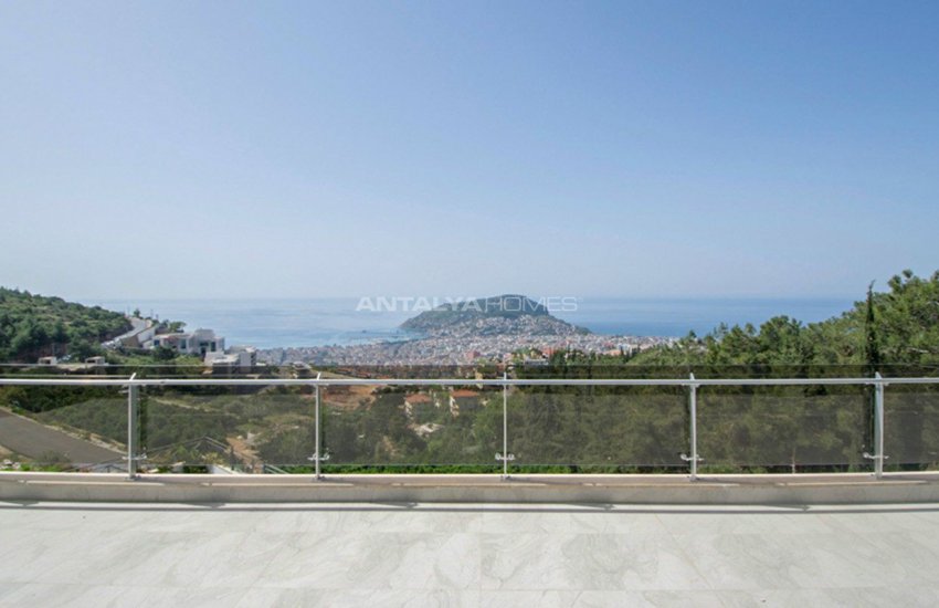 املاک لوکس در مرکز آلانیا احاطه شده با طبیعت 3