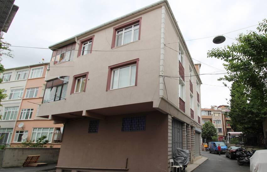 Stadsgezicht 3+1 Appartement In Fatih Istanbul Met Balkon