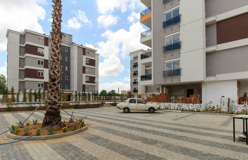 New-built Apartments with Elegant Design in Kepez 12