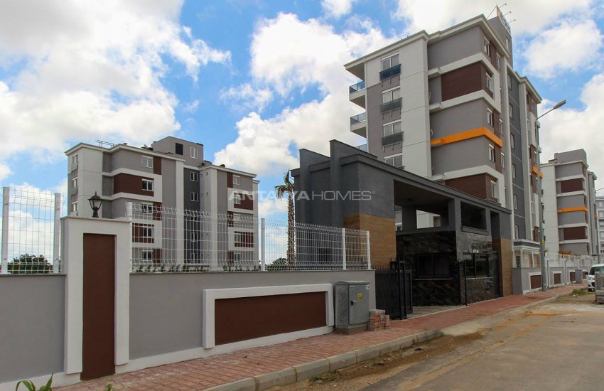 New-built Apartments with Elegant Design in Kepez 14