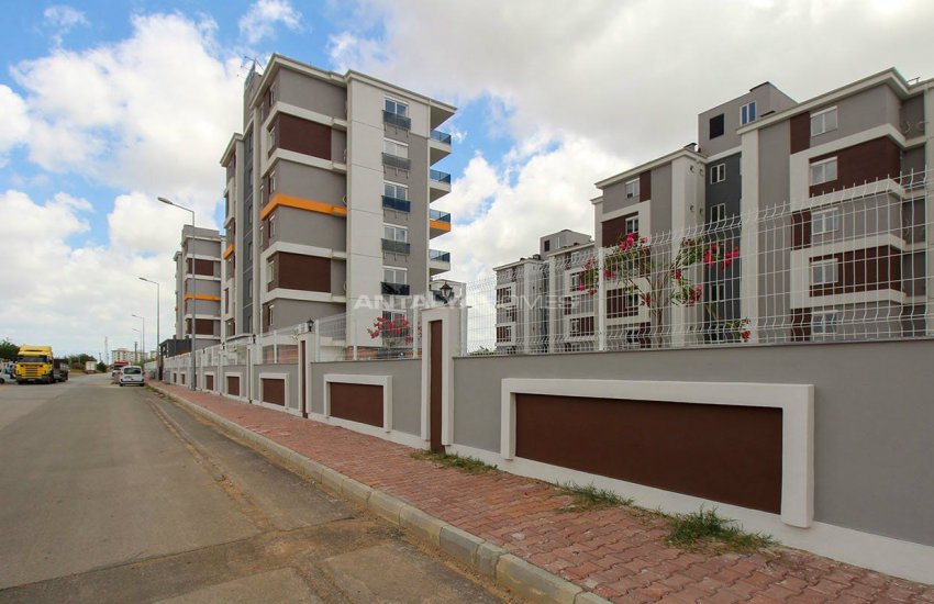 New-built Apartments with Elegant Design in Kepez 15