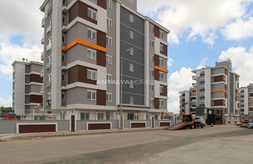New-built Apartments with Elegant Design in Kepez 17
