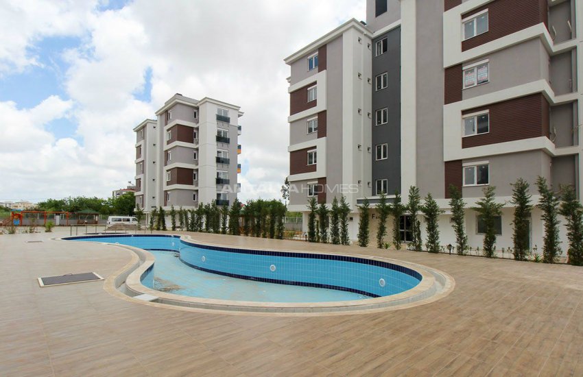 New-built Apartments with Elegant Design in Kepez 5