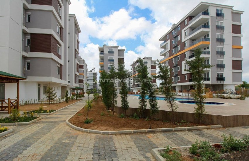 New-built Apartments with Elegant Design in Kepez 6