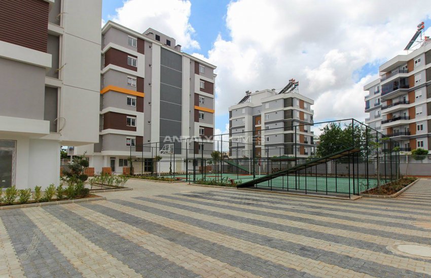 New-built Apartments with Elegant Design in Kepez 9