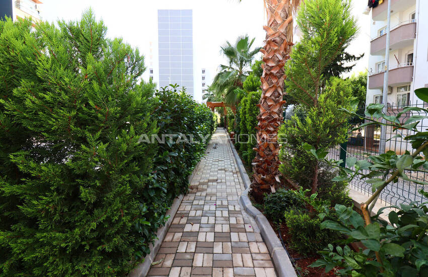 Mersin'de Denize Yakın Havuzlu ve Otoparklı Sitede Daireler 7