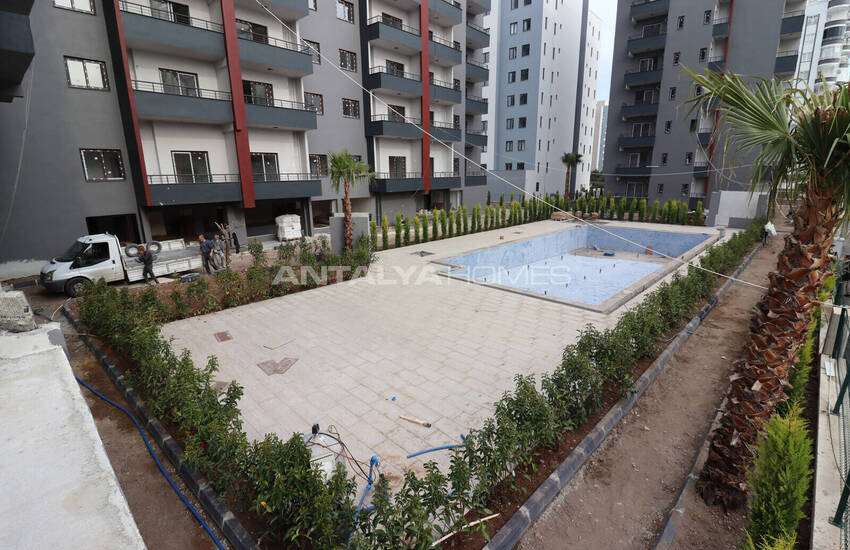 Nybyggda Lägenheter Med Pool Och Parkering Nära Havet I Mersin 4