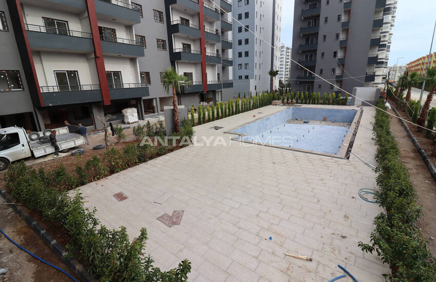 Nybyggda Lägenheter Med Pool Och Parkering Nära Havet I Mersin 5