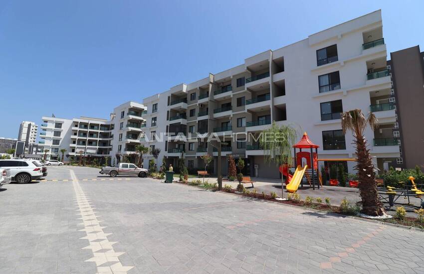 Real Estate in a Complex with a Pool Near the Sea in Tömük, Mersin 6