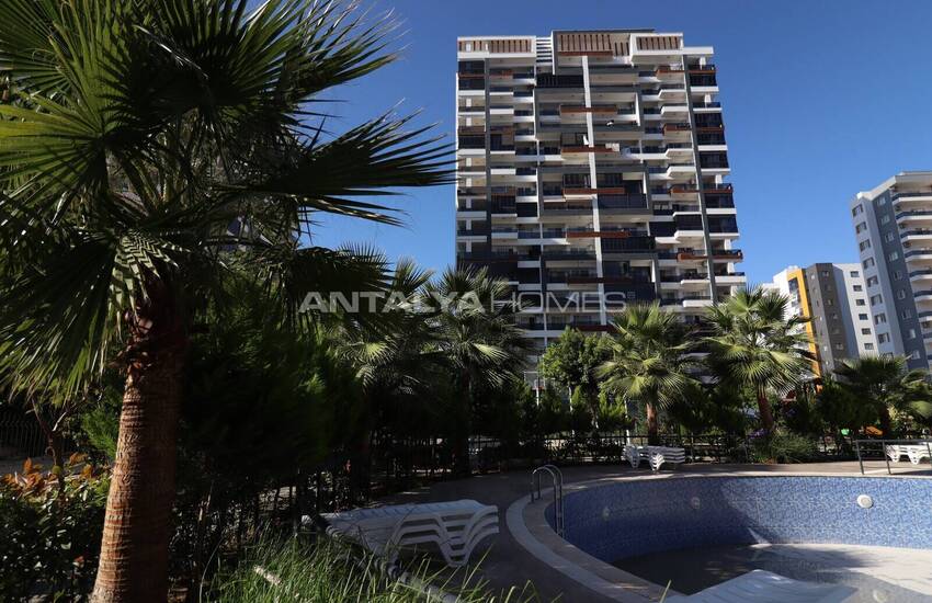 Mersin'de Denize 800 M Mesafedeki Sitede 1+1 Daire 2