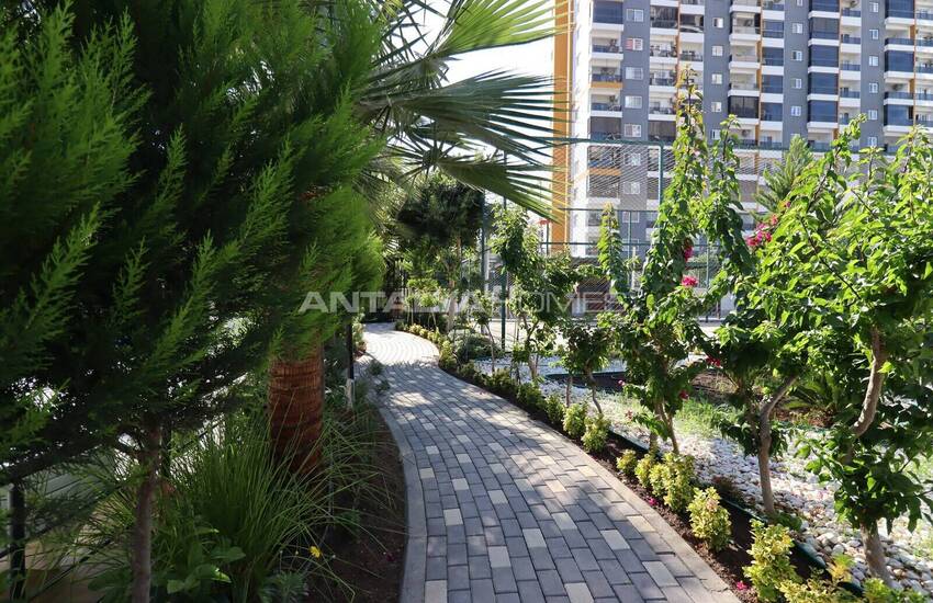 Mersin'de Denize 800 M Mesafedeki Sitede 1+1 Daire 4