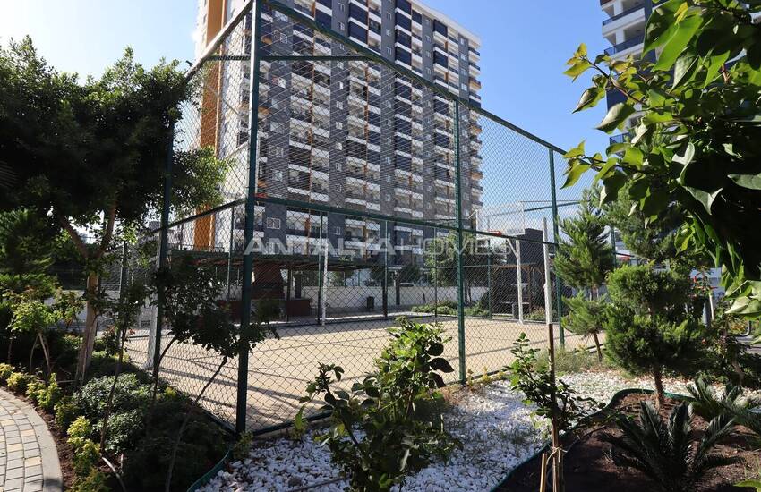 Mersin'de Denize 800 M Mesafedeki Sitede 1+1 Daire 3