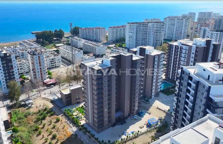 Mersin'de Sahile Yakın Deniz Manzaralı Daireler 1