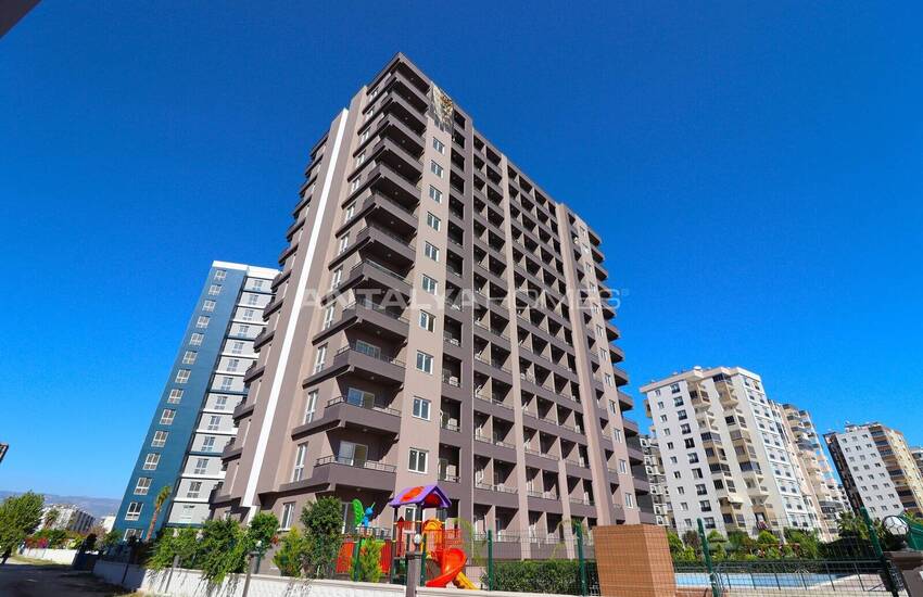 Mersin'de Sahile Yakın Deniz Manzaralı Daireler 4