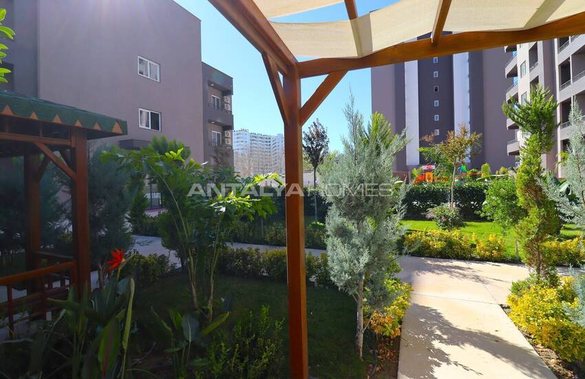 Mersin'de Sahile Yakın Deniz Manzaralı Daireler 9