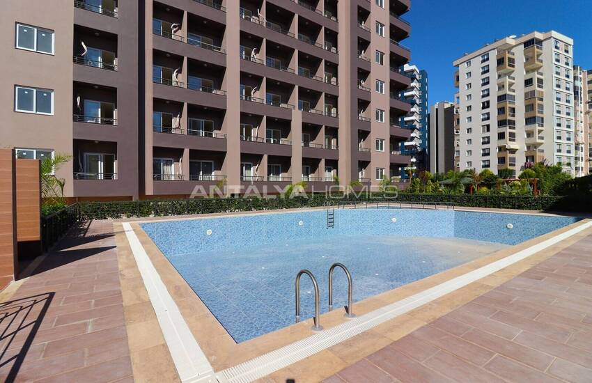 Mersin'de Sahile Yakın Deniz Manzaralı Daireler 12