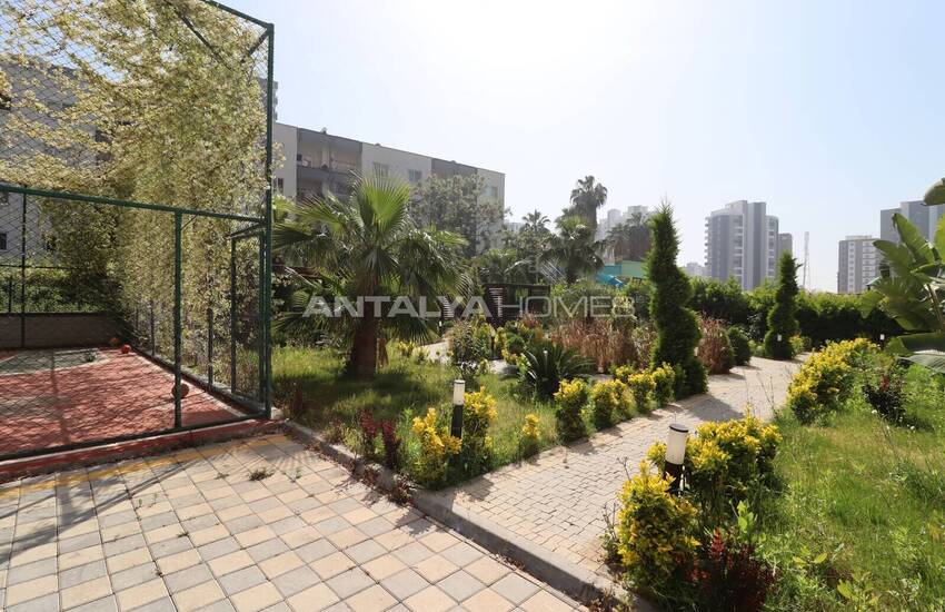 Mersin'de Denize Yakın Konumda Satılık Ara Kat Daireler 2