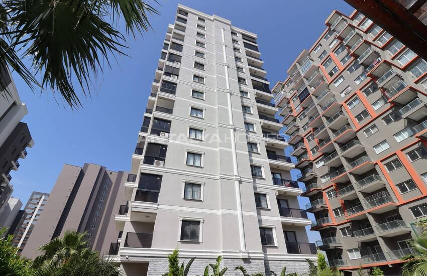 Mersin'de Denize Yakın Konumda Satılık Ara Kat Daireler 1