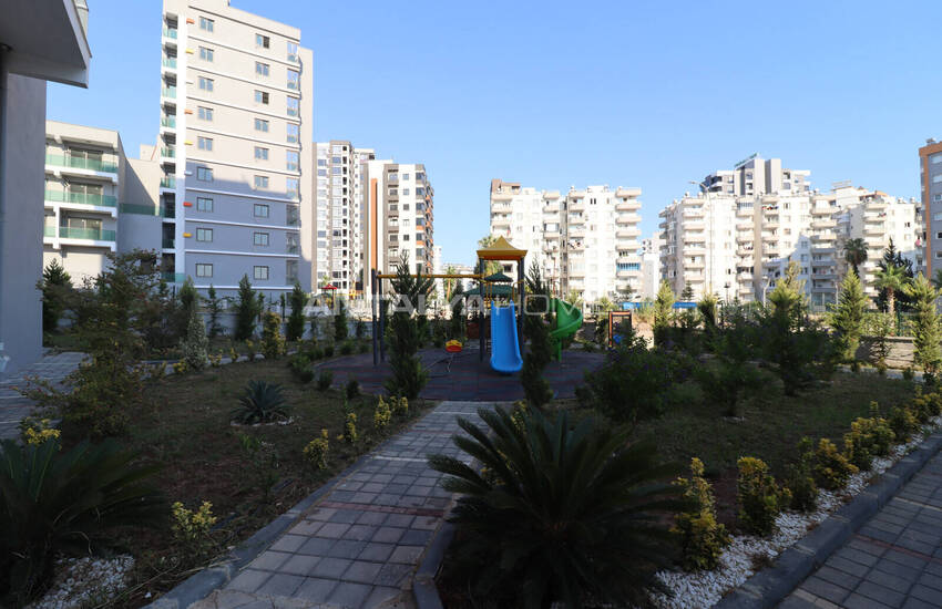 Mersin'de Zengin Sosyal Olanaklara Sahip Sitede Daireler 4