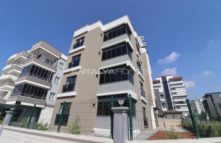 Middle Floor Apartments in a Prime Location Mersin Yenisehir 2