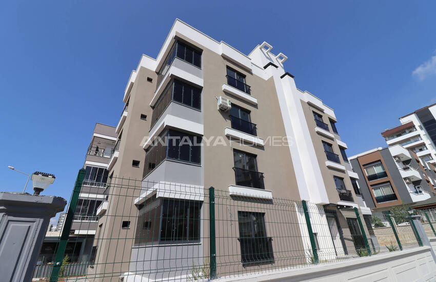 Middle Floor Apartments in a Prime Location Mersin Yenisehir 1