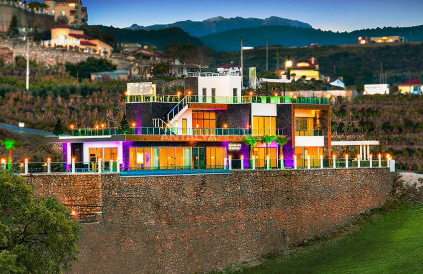 Deluxia Golden Palace Villa in Alanya 2