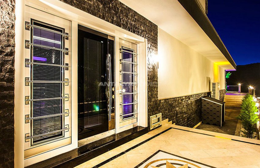 Deluxia Golden Palace Villa in Alanya 14