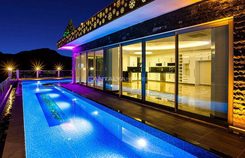 Deluxia Golden Palace Villa in Alanya 16