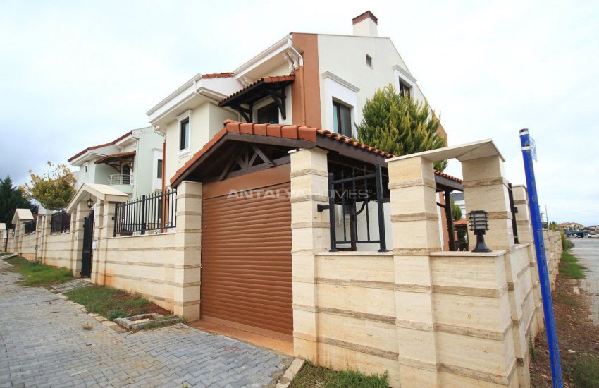 Rymlig Villa Med Utsikt Över Skogen I Antalya 2