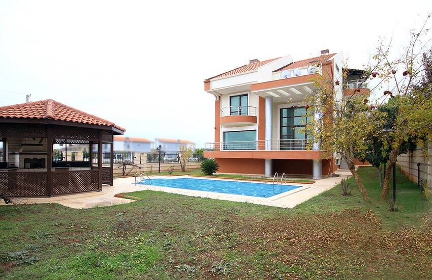Ruime Vrijstaande Villa Met Boszicht In Antalya 1