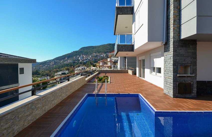 Sea View 5+1 Villa in Alanya with Rich Features 2