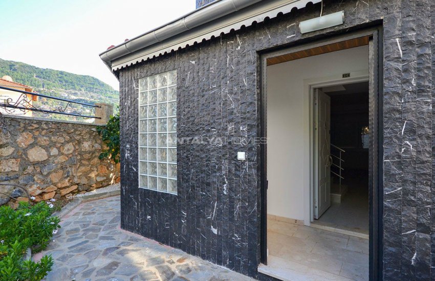 Sea View 5+1 Villa in Alanya with Rich Features 6