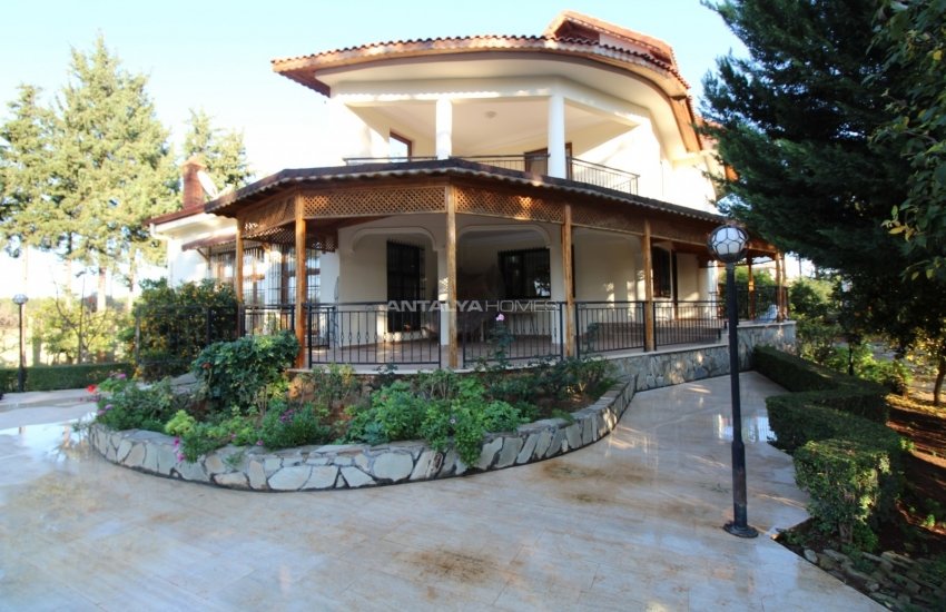 Duacı'da Doğayla İç İçe Özel Havuzlu Satılık Villa 2