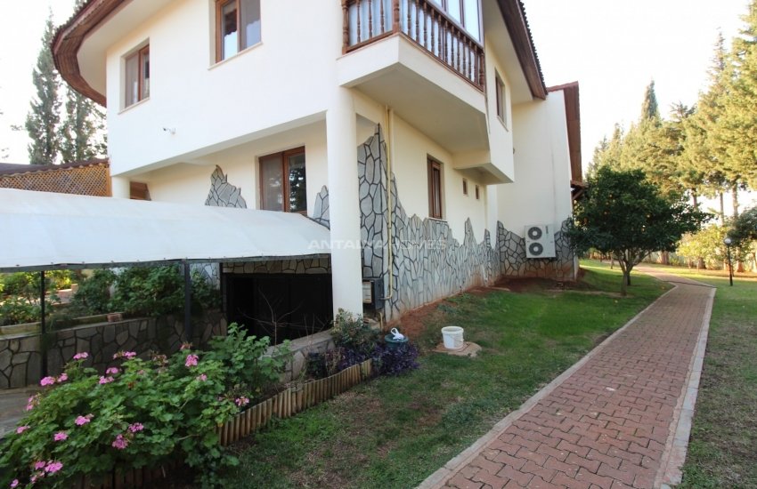 Duacı'da Doğayla İç İçe Özel Havuzlu Satılık Villa 12