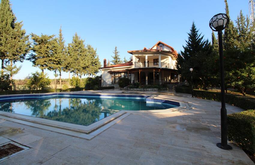 Triplex Villa Mit Privatem Pool Und Nebengebäude In Antalya Duacı 1