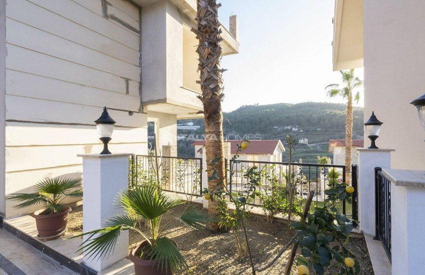 فلل بإطلالة بانورامية على البحر والطبيعة في كارجيجاك ألانيا 11