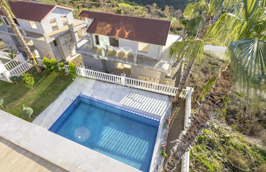 فلل بإطلالة بانورامية على البحر والطبيعة في كارجيجاك ألانيا 12